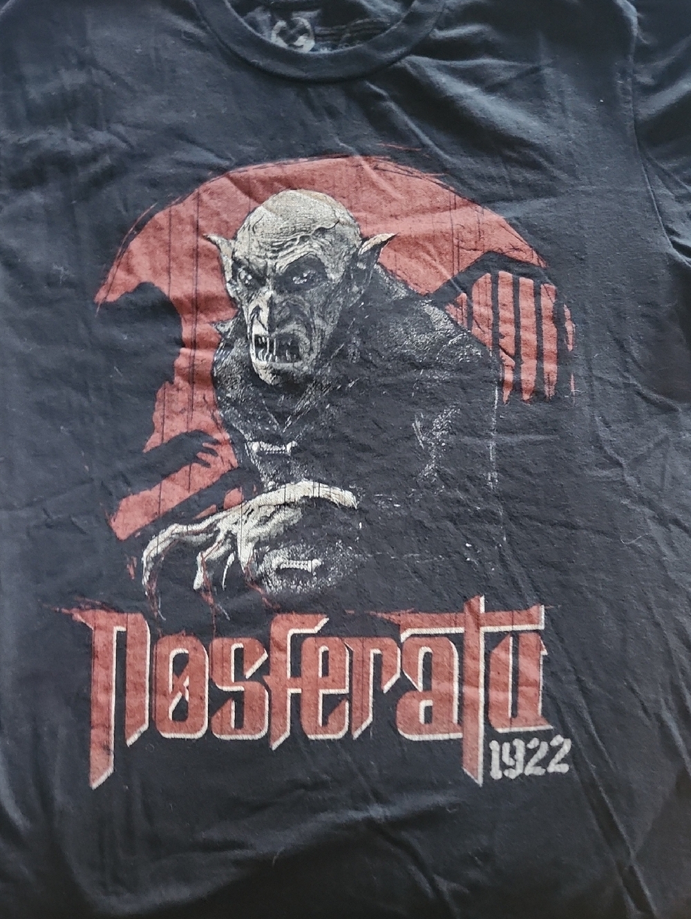 Nosferatu Graphic Black T-Shirt - Vintage Vampire Design SIZE M